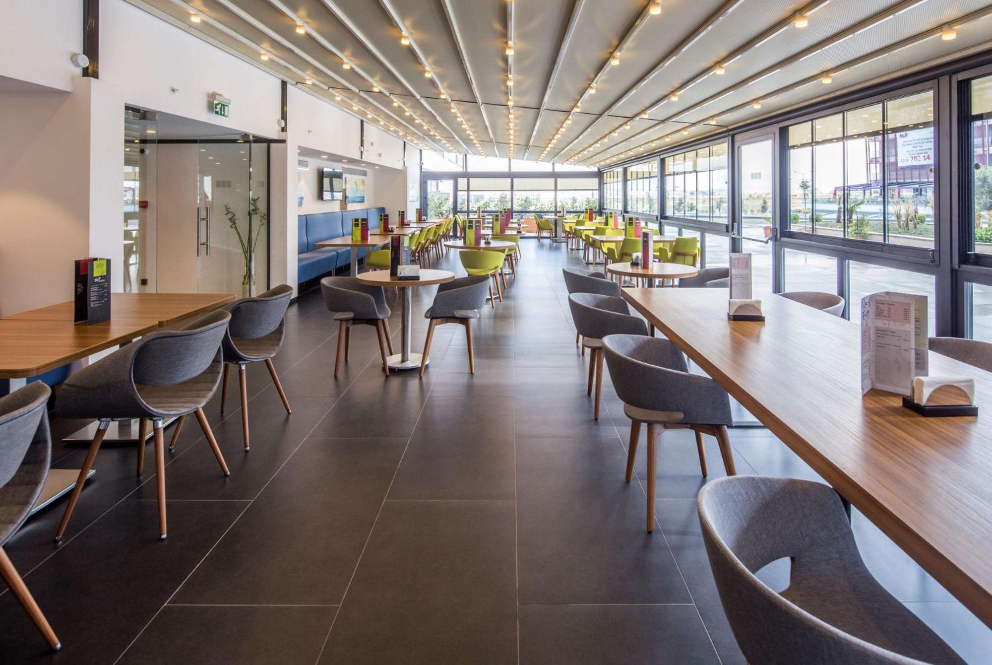 Hotel Hampton By Hilton Istanbul Kurtkoy Exterior foto